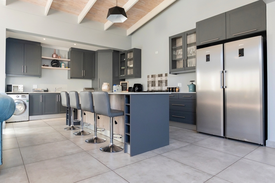 To Let 3 Bedroom Property for Rent in Calypso Beach Western Cape